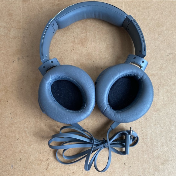 Sony MDR-XB950 Extra Bass Wired Headphones - Picture 3 of 10